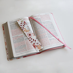 Biblia Reina Valera 1960 letra grande. Piel rosada con flores, tamaño manual