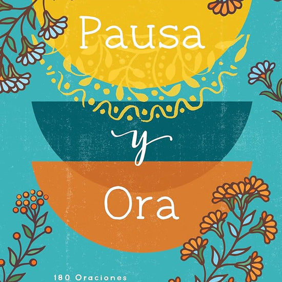 Pausa Y Ora: 180 Oraciones Devocionales de Aliento Para Mujeres (Spanish Edition) cover image