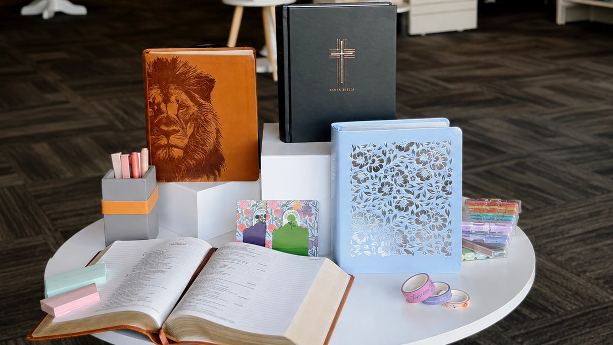 Pura Vida Books
