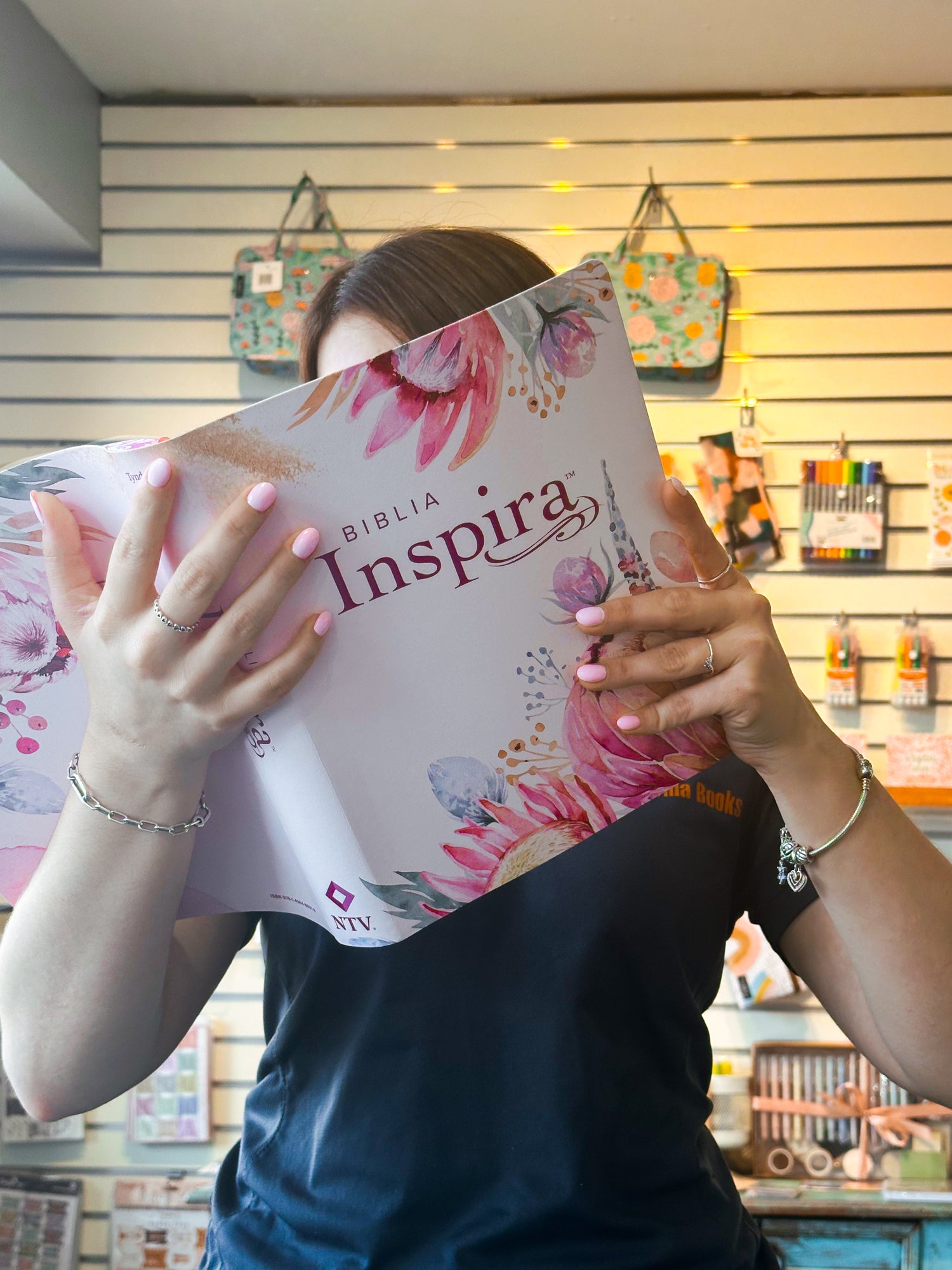 Pura Vida Books