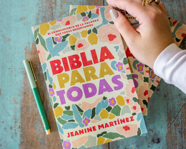 Pura Vida Books