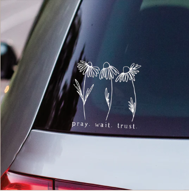 Calcomanía Vinilo Pray Wait 5x5 | Blanca