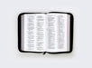Biblia Católica, Tamaño personal, Leathersoft, Negra, Con cierre (Spanish Edition) - Pura Vida Books