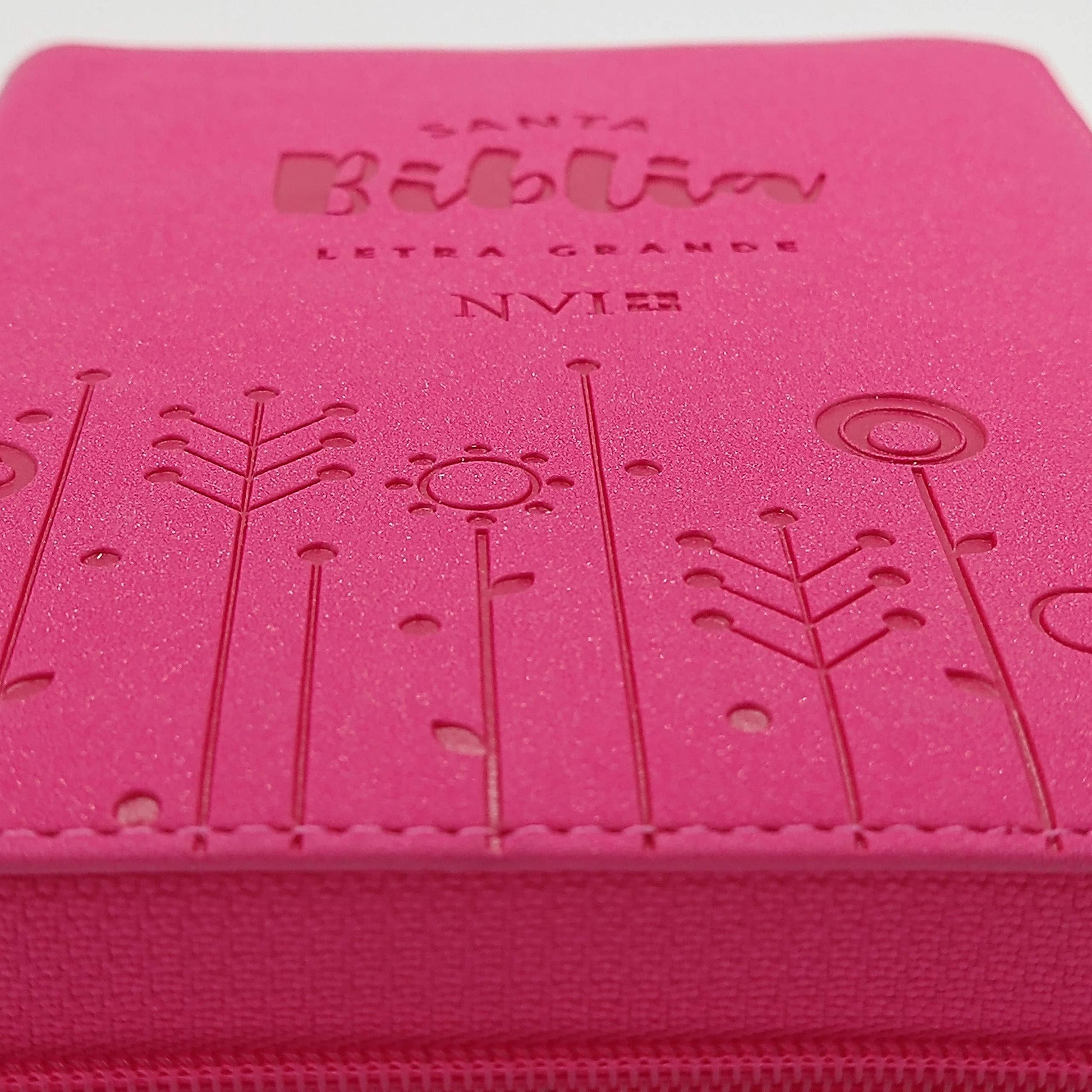 Biblia NVI letra grande - Tamaño mediano, zipper - Fucsia - Pura Vida Books