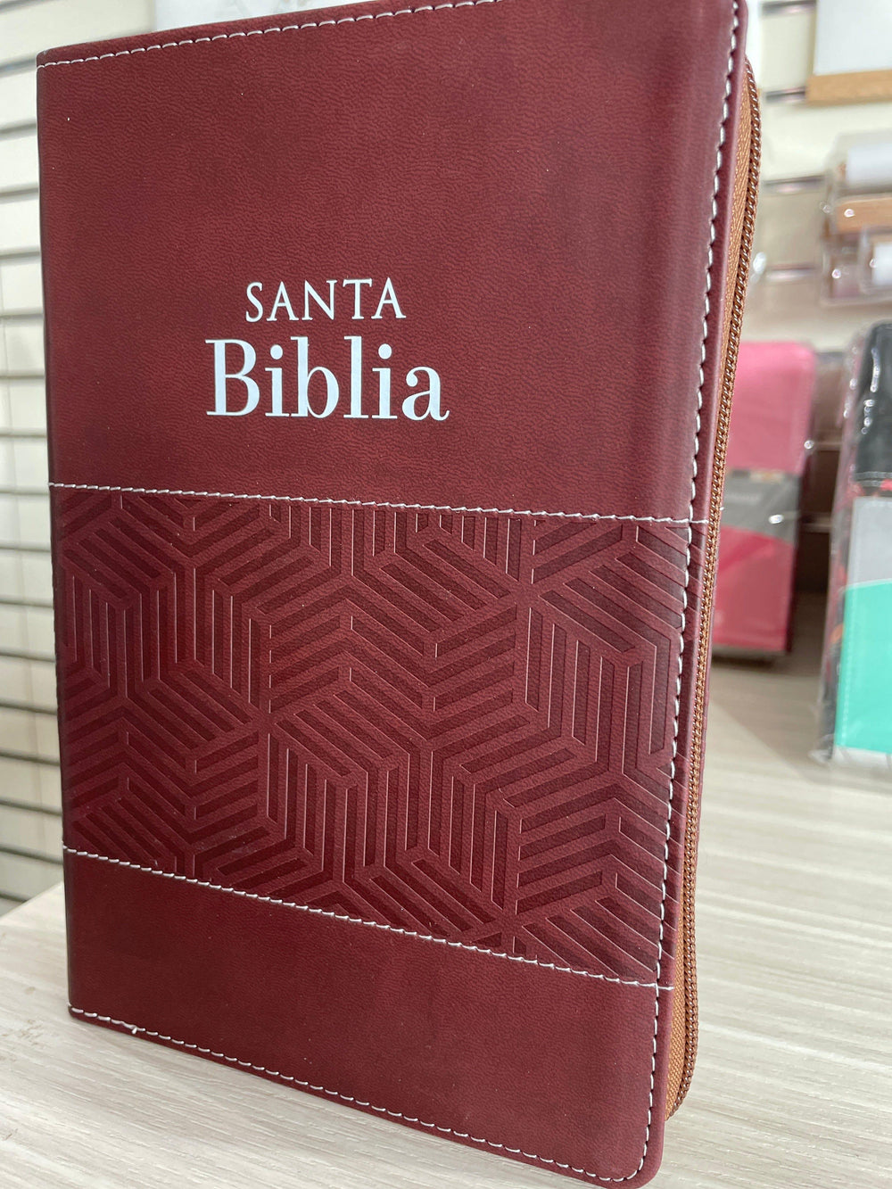 Biblia Tamaño Manual Letra Grande con cierre - Café - Pura Vida Books