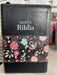 Biblia Tamaño Manual Letra Grande con cierre - Negro/Floral - Pura Vida Books