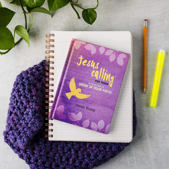 Jesus Calling: 50 Devotions to Grow in Your Faith - Sarah Young - Pura Vida Books