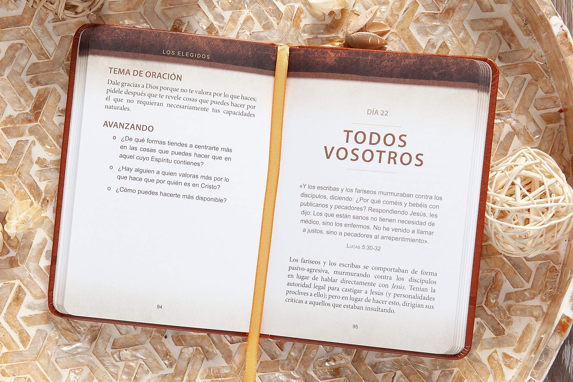 Los Elegidos - Libro Uno: 40 Días Con Jesús - Pura Vida Books