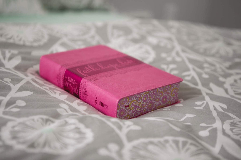 NIV, Bible for Teen Girls, Leathersoft, Pink, Printed Page Edges: Growing in Faith, Hope, and Love - Pura Vida Books
