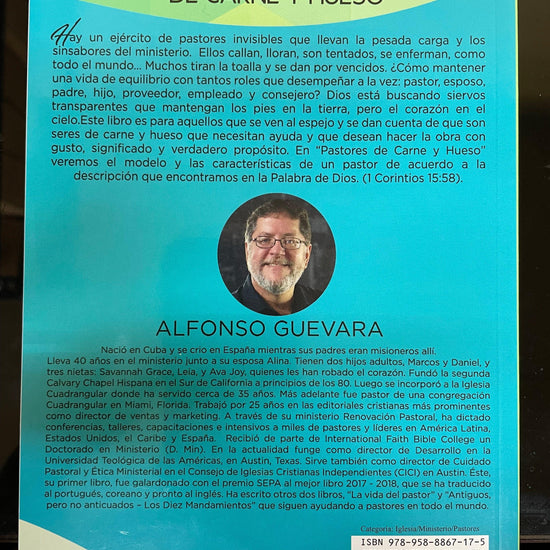 Pastores de Carne y Hueso - Alfonso Guevara 2da Ediccion - Pura Vida Books