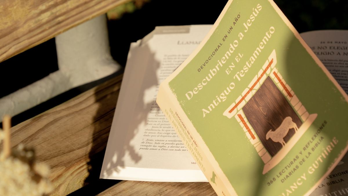 Pura Vida Books