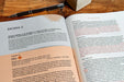 RVR 1960 Biblia cronológica, día por día, tapa dura - Pura Vida Books