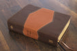 RVR 1960 Biblia de Estudio Holman, chocolate/terracota, símil piel con índice - Pura Vida Books