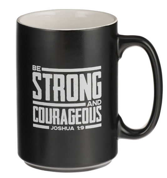 Taza de Cerámica Strong and Courageous -León Negro Fuerte y Valiente - Josué 1:9