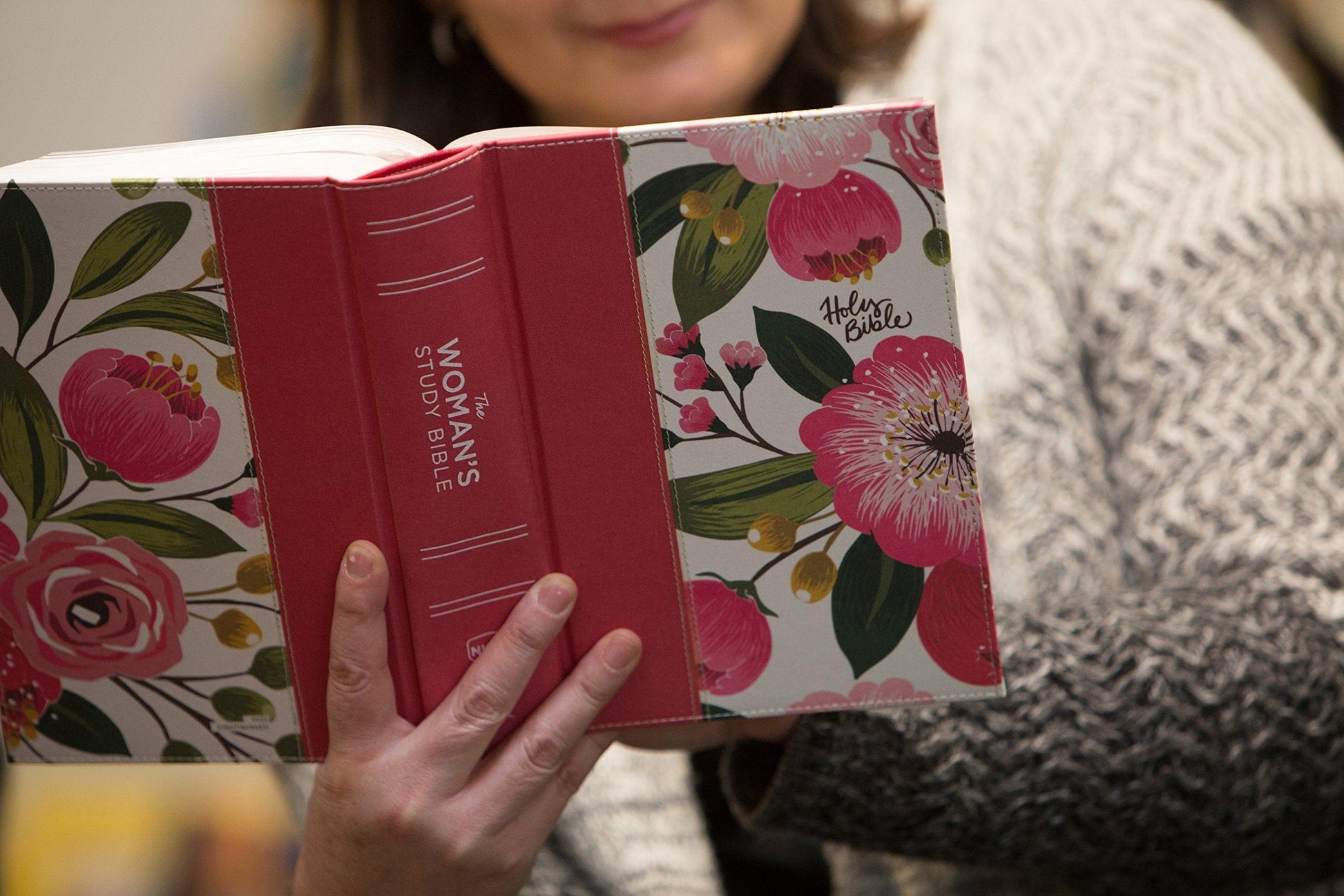 The NKJV, Woman's Study Bible, Cloth over Board, Pink Floral, Red Letter, Full-Color Edition - Pura Vida Books