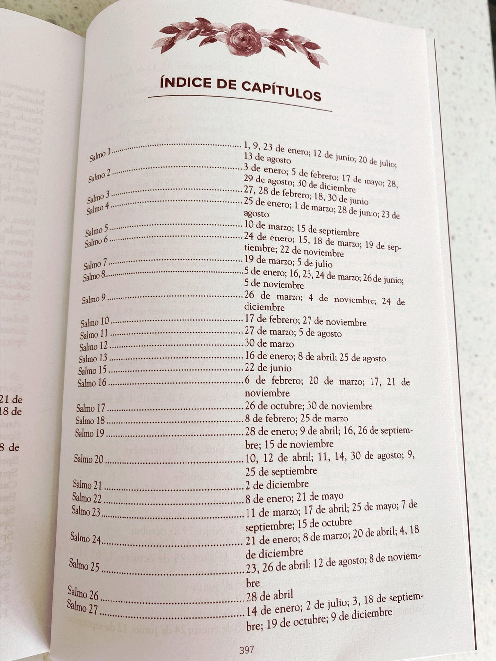 Un año en los Salmos 365 devocionales para tu caminar con Dios - Pura Vida Books