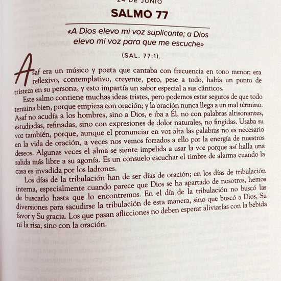 Un año en los Salmos 365 devocionales para tu caminar con Dios - Pura Vida Books